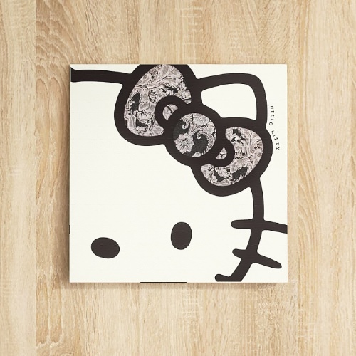 [30×30] シンプルでおしゃれな 【ハローキティ】キティちゃんのアートパネルの詳細 | カヴァース
